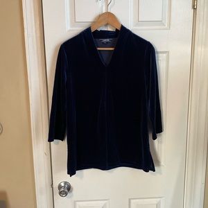 Land’s End dark blue velvet 3/4 length sleeve V-neck shirt